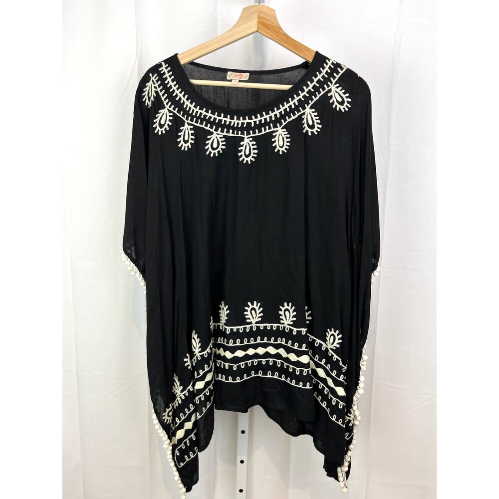 SCULLY Size S Embroidered Tunic Top Popover Pom Pom Trim Black White